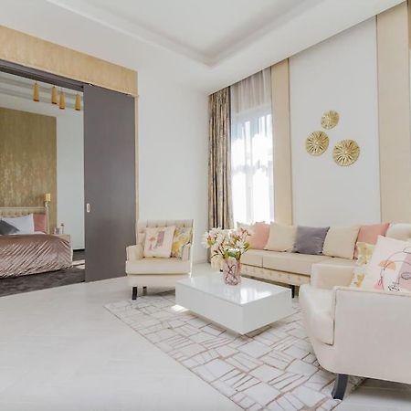 The Opulent Oasis By Newave Apartments Budapest Bagian luar foto